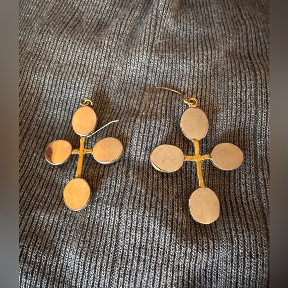 BNWT Boutique cross necklace, earrings & adjustable ring set - Picture 5 of 8